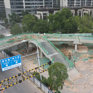 Puente peatonal de estructura de acero de gran envergadura de tamaño personalizado de alta calidad instalado rápidamente