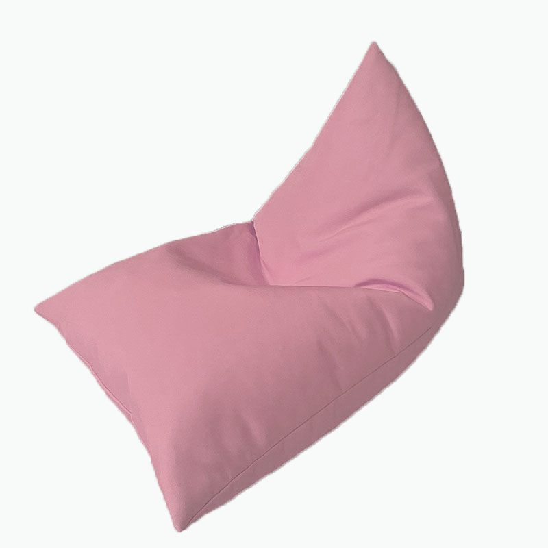 Tessuto Oxford leggero, impermeabile e resistente alla polvere.