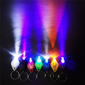 Büyük satış ucuz taşınabilir cep plastik eşkenar dörtgen özel promosyon hediye Mini Rgb Uv lamba Led ışık el feneri anahtarlıklar