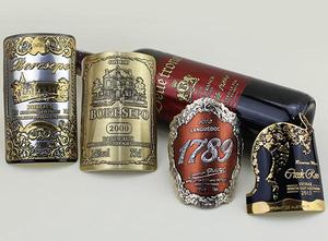 Logo Tùy Chỉnh Thiếc Nhôm Ép Kim Loại Dập Nổi Chai Vodka Rượu Bằng Hợp Kim Kẽm Nhãn Kim Loại - Product Image 2