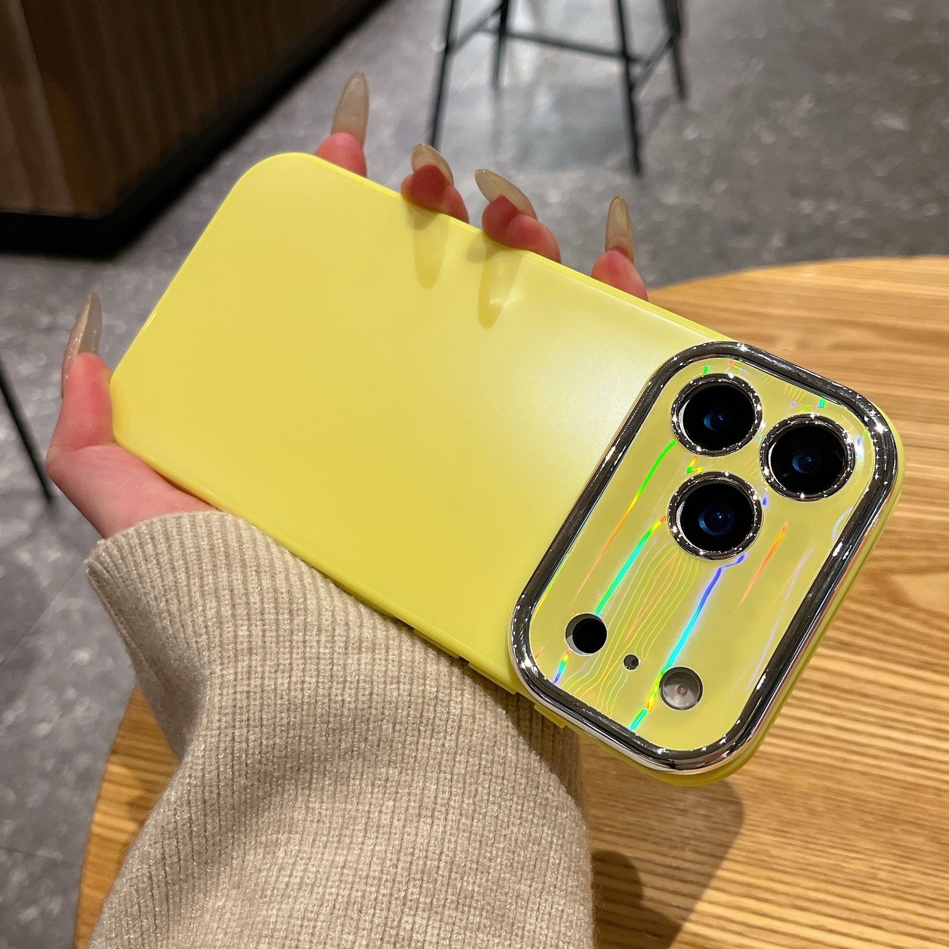 Jaune