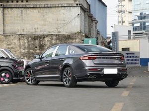 תקציב המלך סדר ערך sedan מצויד ב-10 "תצוגה עבור קונים בפעם הראשונה