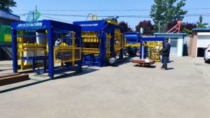 QT 8-15 Pavimentadora automática de construcción de paredes Máquina para fabricar bloques de ladrillos Máquina sólida hueca Cemento en Kenia Línea de producción de Camerún - Product Image 2