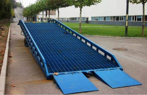 Adjustable Mobile Dock Ramp 10 Tons Hydraulic Mobile <strong>Container</strong> Load <strong>Loading</strong> Ramp - Product Image 3