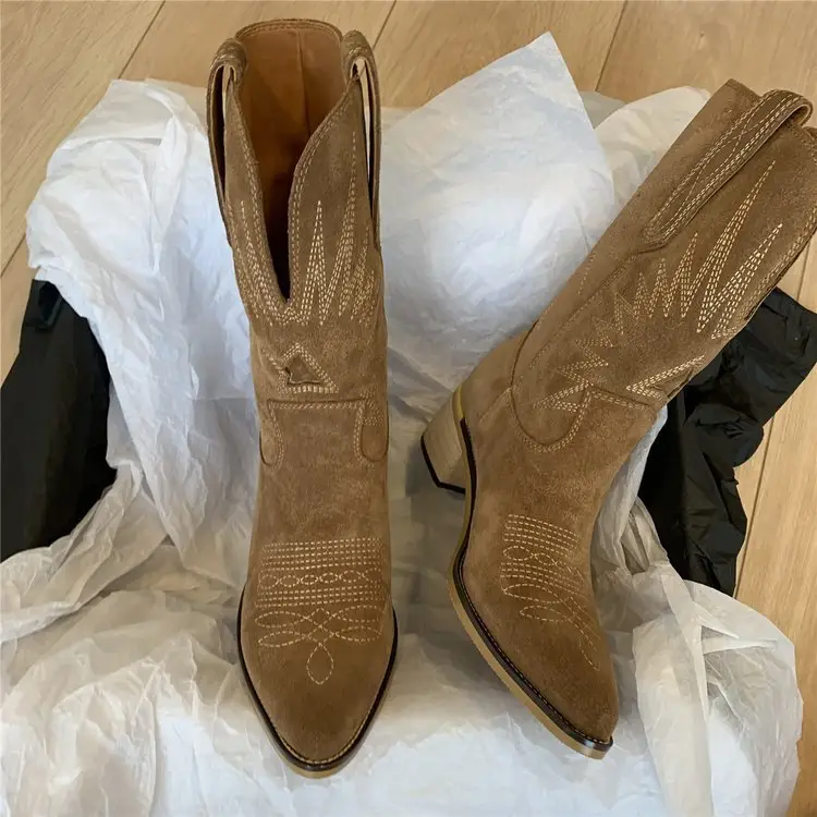 Botas de camurça, de alta qualidade, ocidental, cowboy, fio bordado, botas de couro, salto médio, étnico, feminino