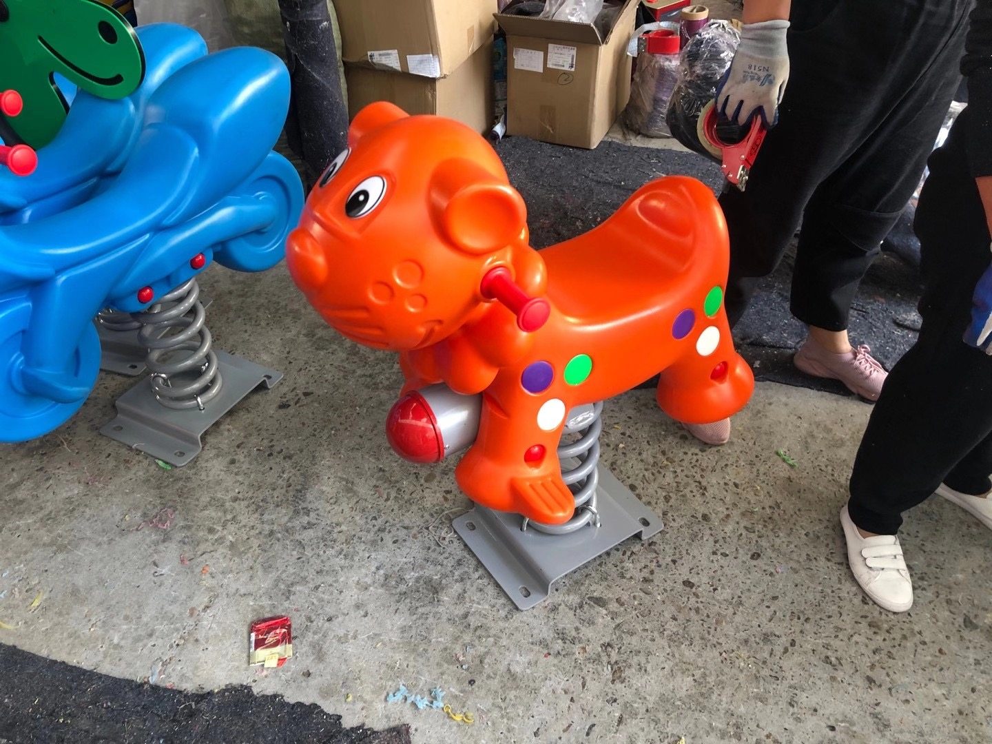 Petit lion rouge pastèque
