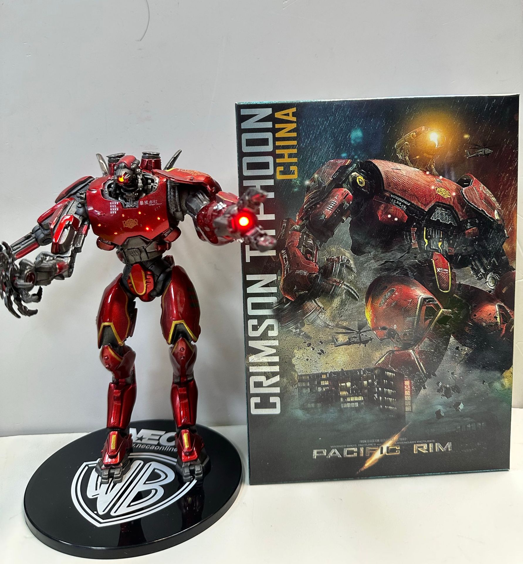 Placage rouge brillant avec base