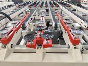 Macchina per la produzione di vetro temprato ad alta velocità per lo scarico di un nuovo sistema di produzione di componenti della pompa del motore - Product Image 3