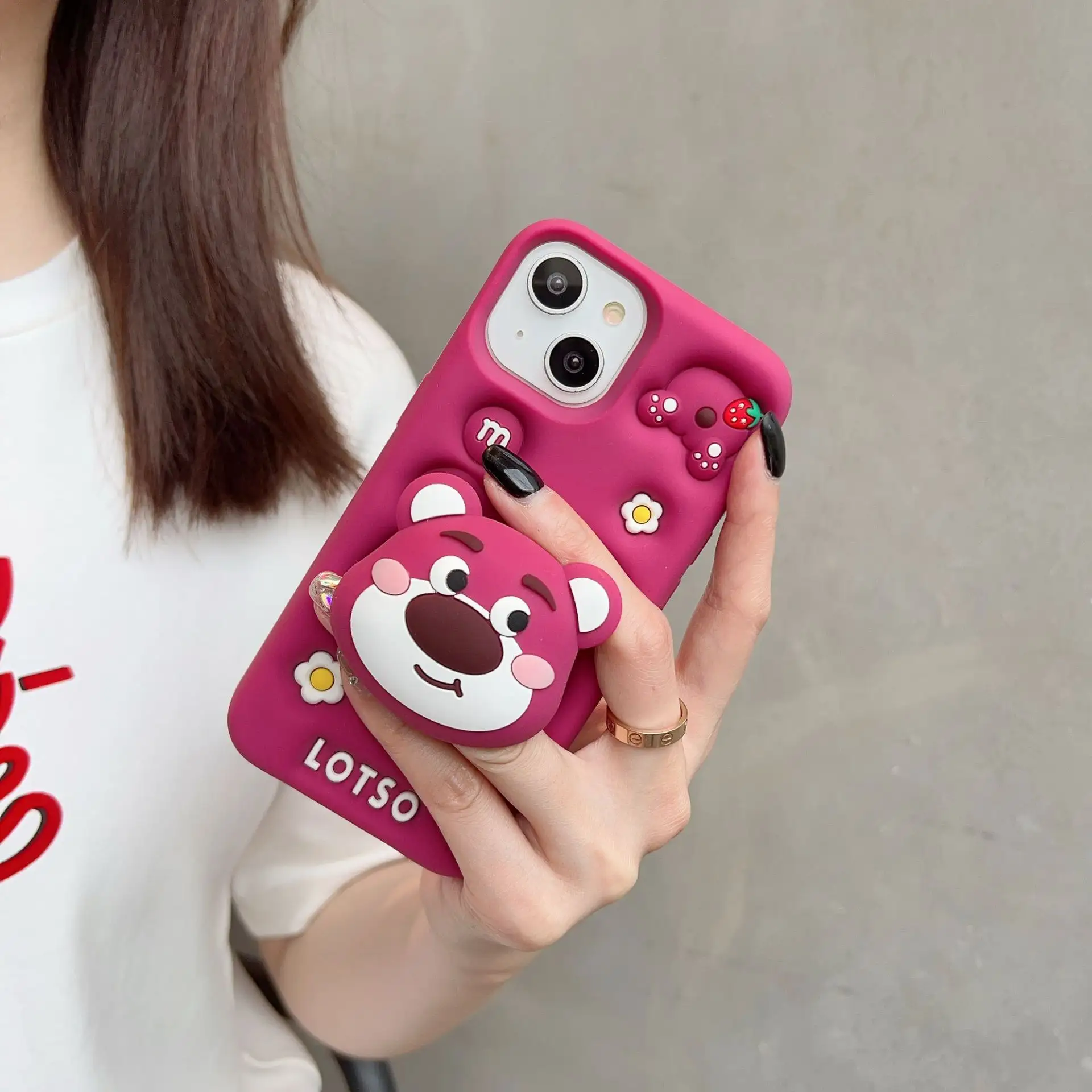 3D "lotso" เคสซิลิโคนลายหมีสตอเบอรี่สำหรับผู้หญิงเคสมือถือ iPhone 11 12 13 14 15Pro ฝาครอบโทรศัพท์มือถือสูงสุด