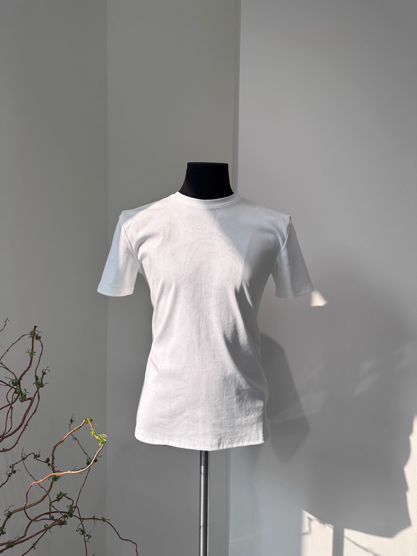 White regular low neck