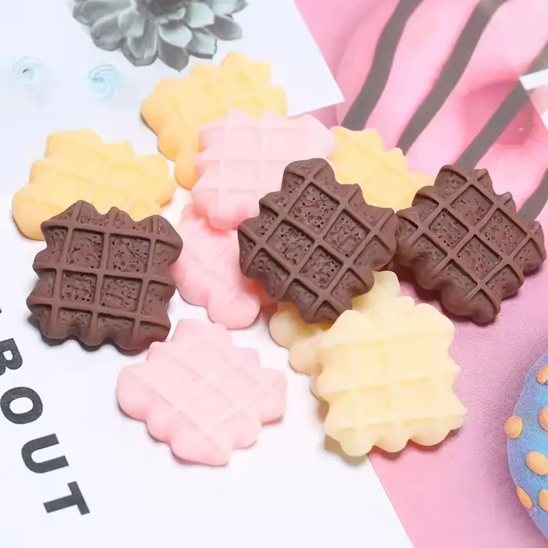 Hot Sale Resin Simulation Miniature Food Waffle Biscuit Baby Plastic Pretend Play Kitchen Hairpin Diy Accessories Sculpture Type