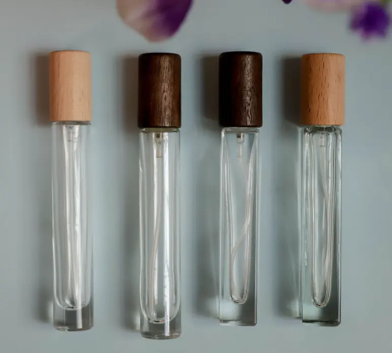Hochwertige tragbare 10-ml-Parfümkosmetik-Glasflasche mit Bambus kappen mit feinem Sprühnebel