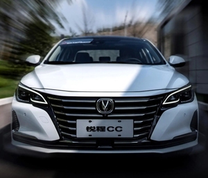 <span class=keywords><strong>2025</strong></span>年新品ガソリン車Changan Raeton <span class=keywords><strong>CC</strong></span> 1.5T DCTデラックスエディションセダン車
