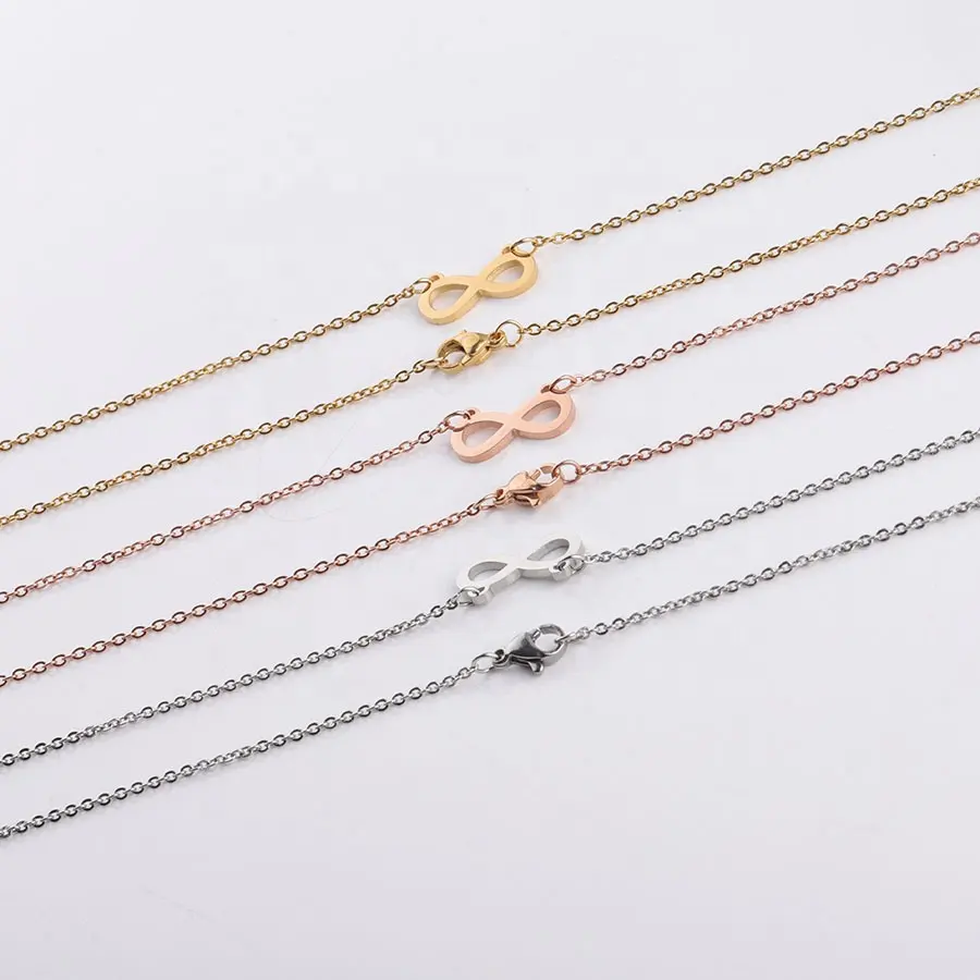 Délicat minimaliste romantique Figure d'éternité huit symboles amour nœud latéral infini collier pendentif pour petite amie adolescent