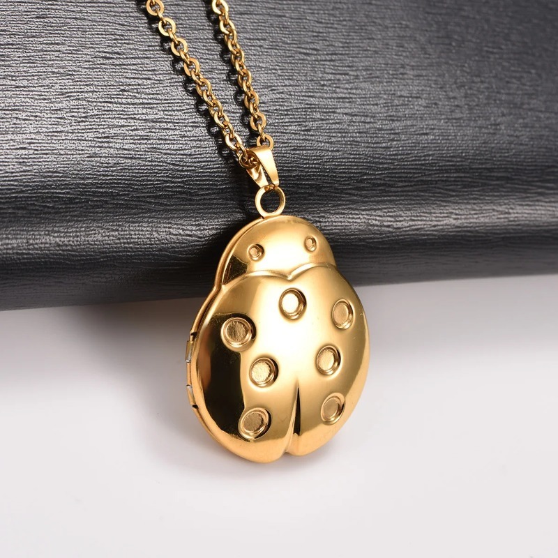 Collar de oro