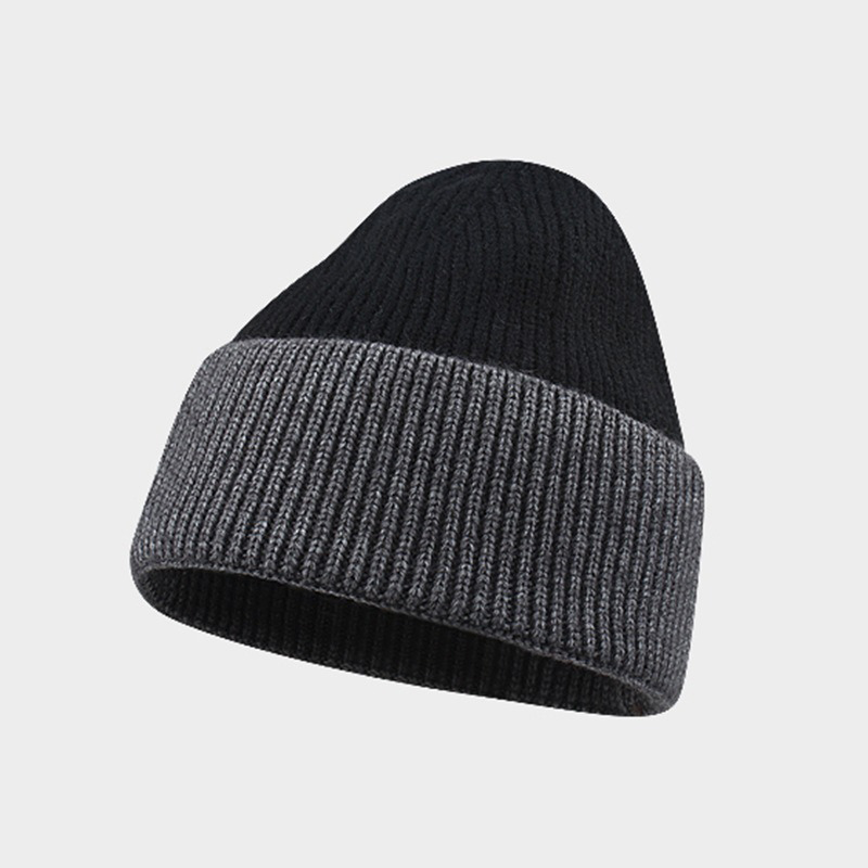 Gris oscuro