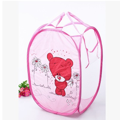 Trois filets et un ours timide en tissu rose