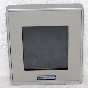 Nuevo y Original Plc SER8300A0B00 LineVoltage Coil Room Controller BACnet MSTP PLC Controlador de programación - Product Image 1