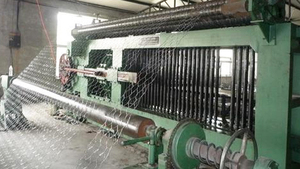 <strong>Automatic</strong> <strong>Hexagonal</strong> Wire <strong>Netting</strong> <strong>Machine</strong> for Bird Cages <strong>Hexagonal</strong> Wire Mesh Making <strong>Machine</strong> - Product Image 4