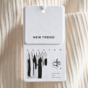 Diseño gratuito MOQ bajo Forma personalizada Diseño de papel Etiquetas colgantes de ropa para etiquetas de ropa privadas con etiquetas de bolsa de cuerda - Product Image 1