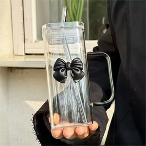 高颜值方形可爱玻璃水杯，带手柄平底和吸管，商务派对礼品，开水