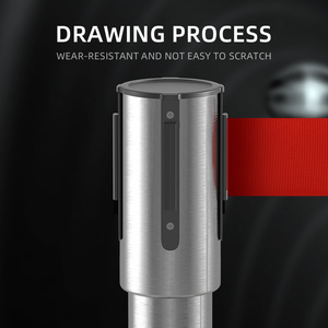 เสาคั่นฝูงชนแบบยืดหดได้พร้อมโลโก้สั่งทำพิเศษ ทำจากสแตนเลสสีทอง สำหรับงานอีเว้นท์และคนเดินเท้า - Product Image 3