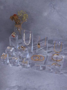 鑫科达定制彩色透明有机玻璃立方体珠宝展示架实心水晶亚克力立管块带标志 - Product Image 2