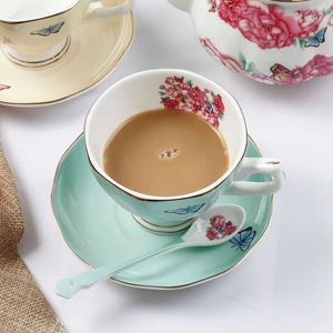 高品质骨瓷浓缩咖啡杯茶碟套装陶瓷茶杯用于圣诞节桌面展示的下午茶