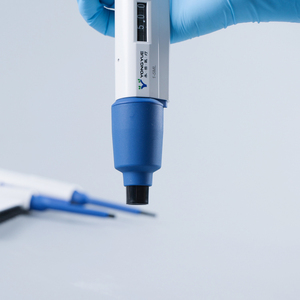 Pipettor de volumen ajustable médico Yonyue de 0,1 mL a 10ml pipeta de un solo canal para consumibles de laboratorio Manual - Product Image 3