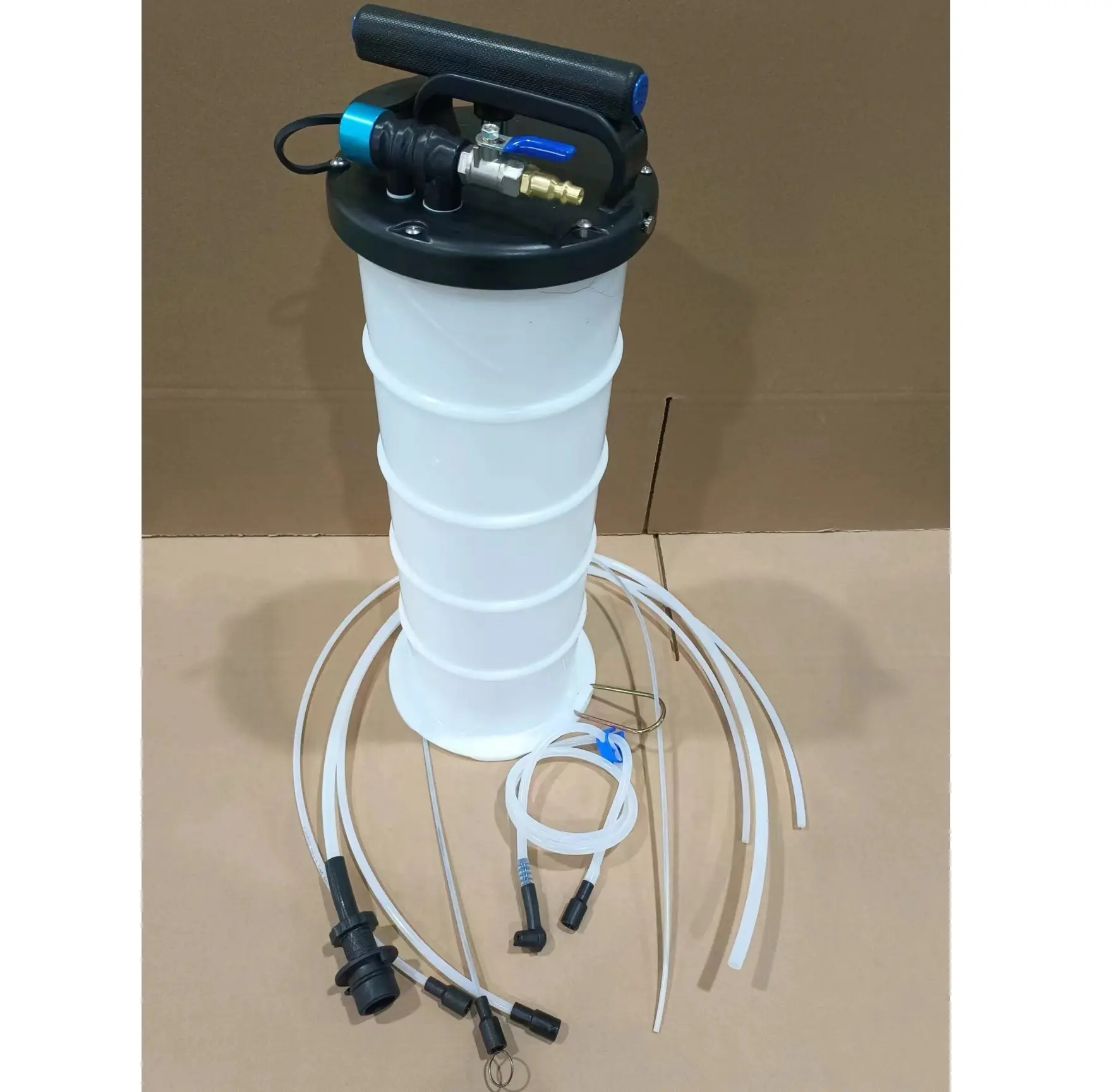 Pompa pneumatica estrattore fluido manuale 6.5L per l'evacuazione del vuoto del fluido per autoveicoli cambio olio strumento con astina di aspirazione del tubo