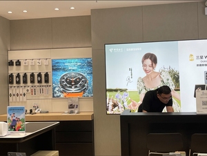 Schermo di visualizzazione incorporato LCD ad alta luminosità da 32 pollici con visualizzazione della finestra pubblicitaria del programma di rilascio internet Android - Product Image 6