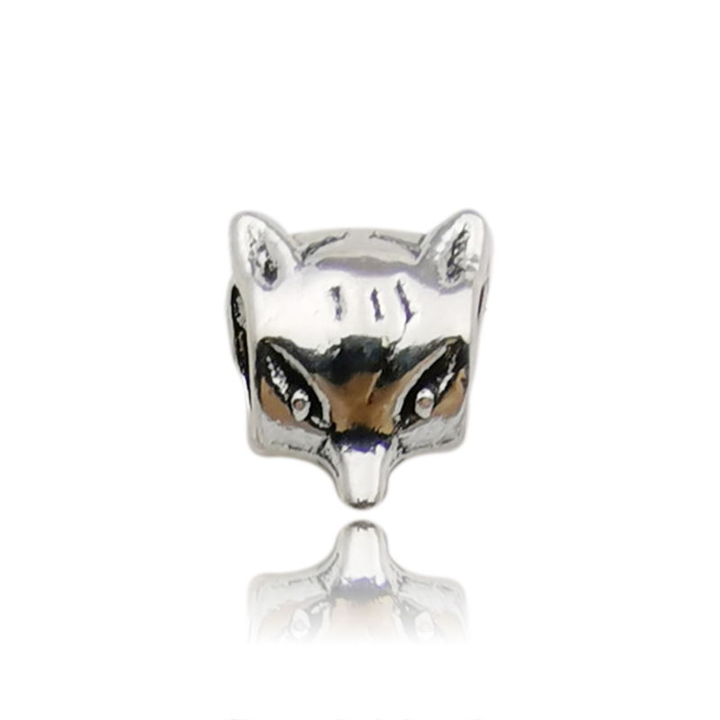 1 fox head large hole bead 7x9x10- holes 4-1.1g-88