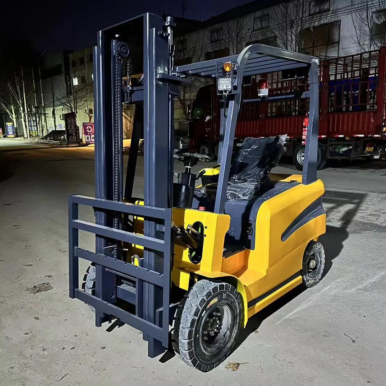 Yüksek verimlilik 500kg 800kg 1ton mini forklift yan shift İşlevli teleskopik forklift dizel/elektrikli gaz forklift makinesi