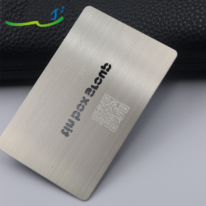 Tarjeta de visita de acero inoxidable pintada de uso de red profesional de diseño artístico y moderno personalizado con código QR tallado - Product Image 2