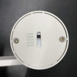 ระบบไฟราง <span class=keywords><strong>LED</strong></span> 2เส้นที่สามารถปรับแต่งได้สำหรับตกแต่งในร่ม100-277V หรี่แสงได้5CCT สาย<span class=keywords><strong>13.5W</strong></span> 24 °-60 °