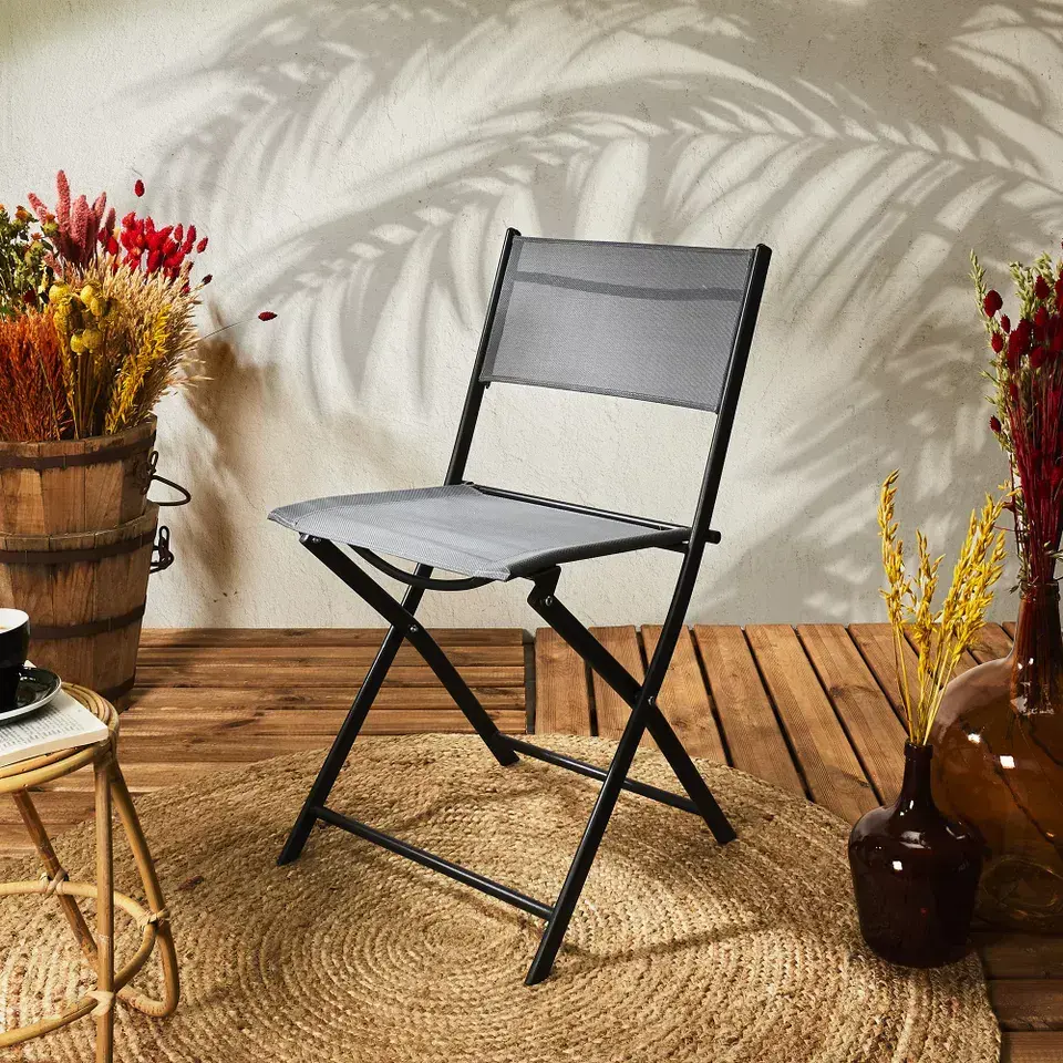 Facile da trasportare mobili in metallo pieghevoli grigi sedia da esterno mobili da giardino sedie da giardino moderne per esterni sedia a sdraio pieghevole