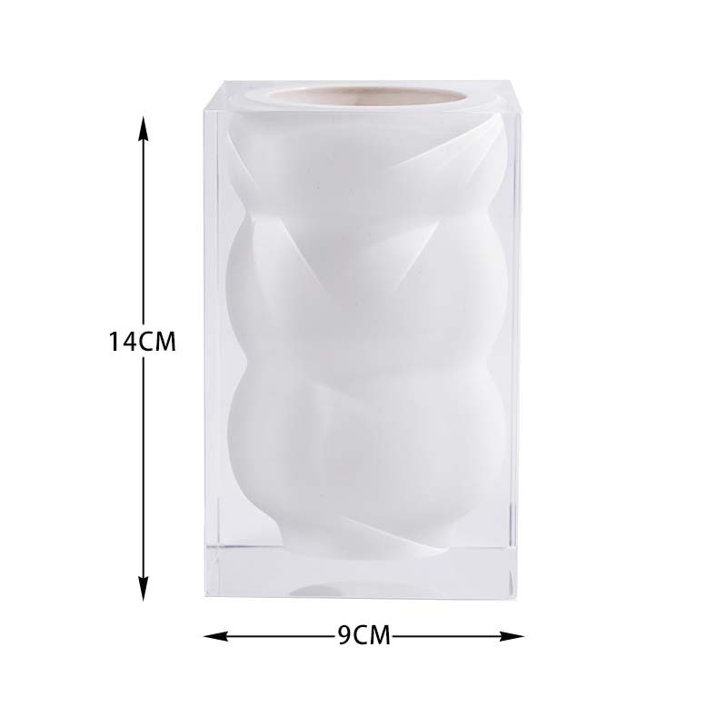 Black, thick-necked bottle, 10*10*9cm