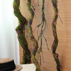 屋外オフィスの結婚式のための植物の装飾をぶら下げている苔と卸売人工木の樹皮-草の花の低木をフィーチャー