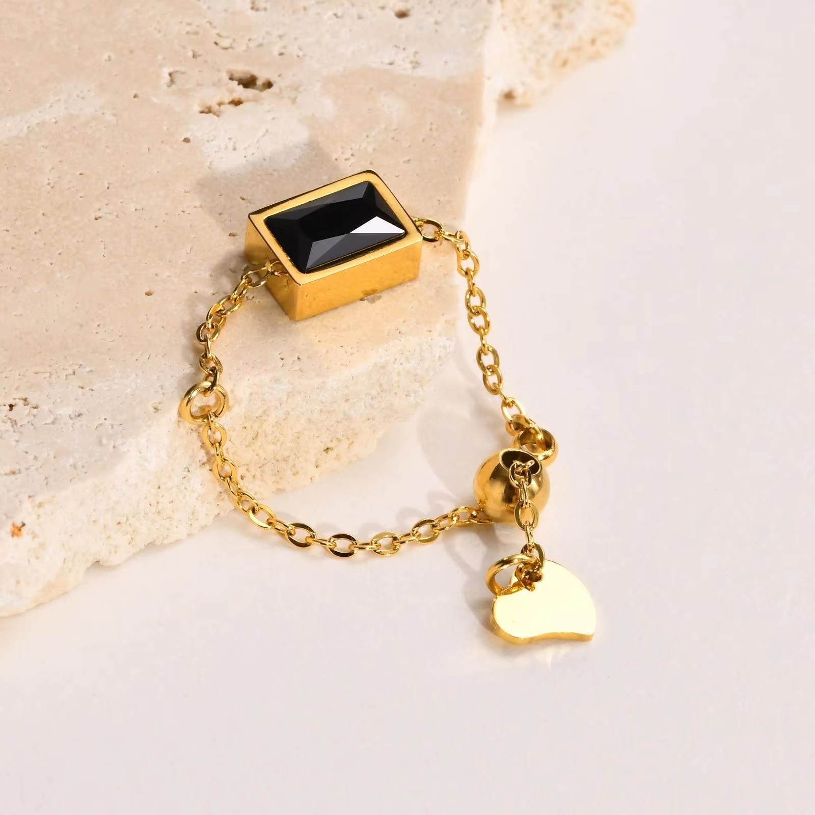 Anillo de diamante negro