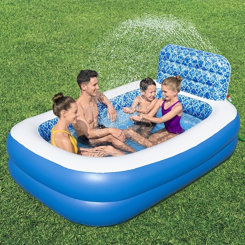 Piscina inflable doméstica con rociador de agua