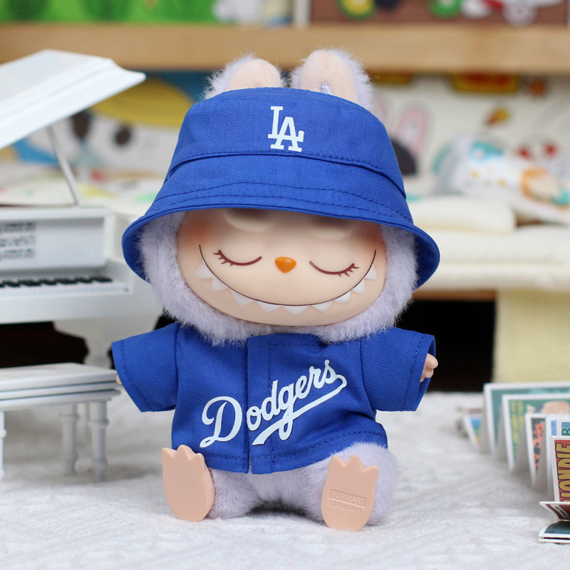 Famille Baseball (veste bleue et chapeau de pêcheur)