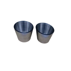 实验室中用于铸造金属的小型高纯度石墨坩埚 - Product Image 5