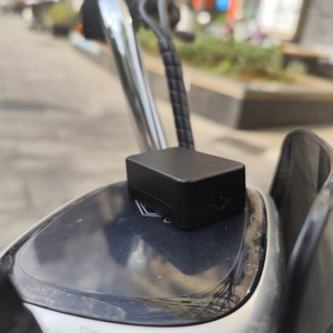 Prodotto di telecomunicazione Tracker Dual-Mode BeiDou/GPS ad alta precisione per un efficiente monitoraggio di veicoli e risorse - Product Image 4