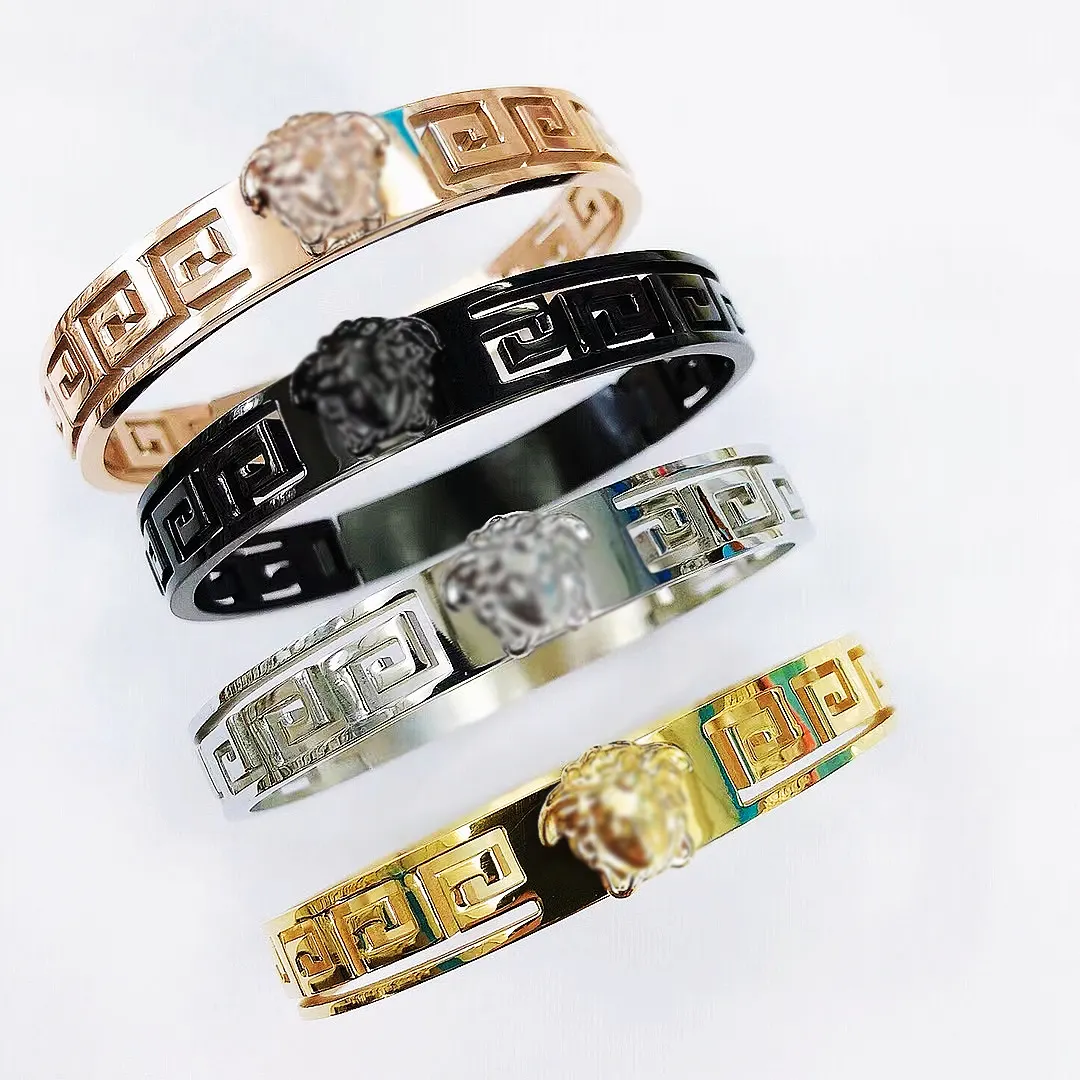 2022 nuovo stile multiplo Fine in acciaio al titanio braccialetto di fascino braccialetto gioielli di moda
