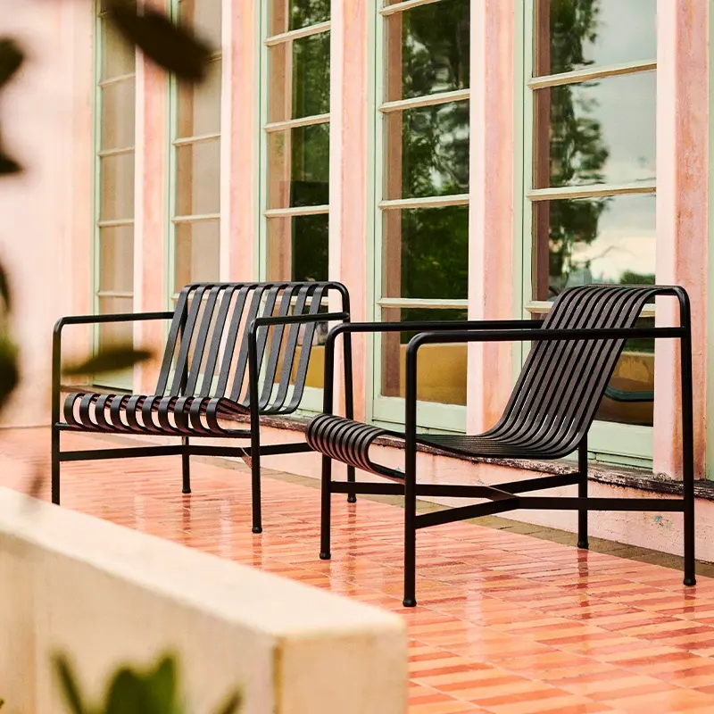 La fabbrica fornisce direttamente tavoli e sedie da cortile, tavoli e sedie in lega di alluminio impermeabili in Rattan da giardino