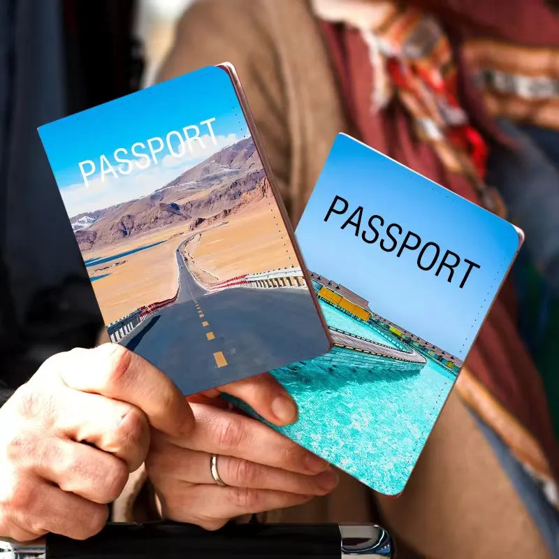 Copertina del passaporto Logo personalizzato, portafoglio da viaggio in pelle PU MOQ piccolo porta passaporto personalizzato