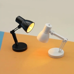 クリエイティブミニLEDデスクランプ暖かい光付きユニークなブッククリップ寮の夜用アイプロテクションボタンセルバッテリー - Product Image 1