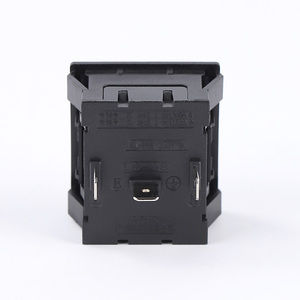 ปลั๊กไฟฟ้ากระแสสลับ250V เต้ารับไฟฟ้าสำหรับ5Pin 10A พร้อมเต้ารับ5ช่อง - Product Image 2