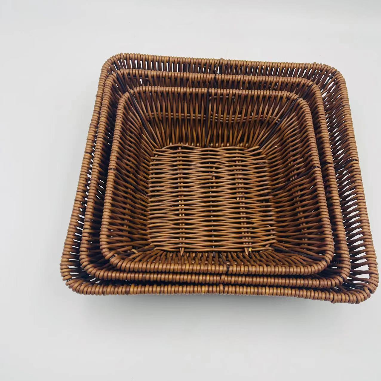 Cesta de ratán cuadrada