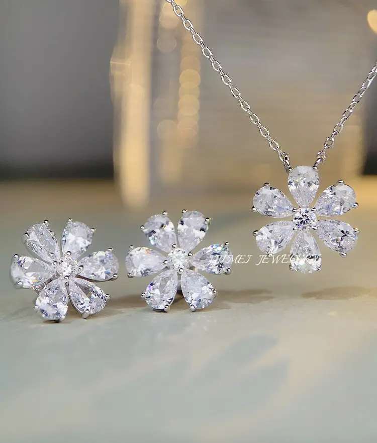 Mode bijoux fins fleur forme diamant S925 argent Sterling Cz cubique zircone fleur dames charme collier pendentif